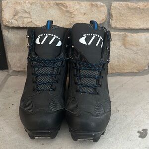 Whitewoods Black with blue details NNN cross country ski boots